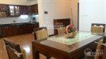 Bán căn hộ 71 Nguyễn Chí Thanh 76m2, nội thất đẹp ban công Đông Nam, view hồ, giá 2,550 tỷ