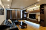 Cần bán căn hộ khu chung cư 15-17 Ngọc Khánh, Ba Đình, Hà Nội, nhà đẹp chỉ việc vào ở