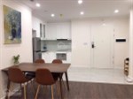 căn hộ 2 ngủ 67m2  tòa R1 hướng Đông, view Hồ tây tầng 18,  giá 2,4 tỷ, đủ đồ, nhận nhà ở ngay
