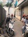 Cần bán nhà 4 tầng thoáng mát, ngõ phố Hoàng Hoa Thám, có sân chơi, vườn hoa trước nhà, DT 33m2