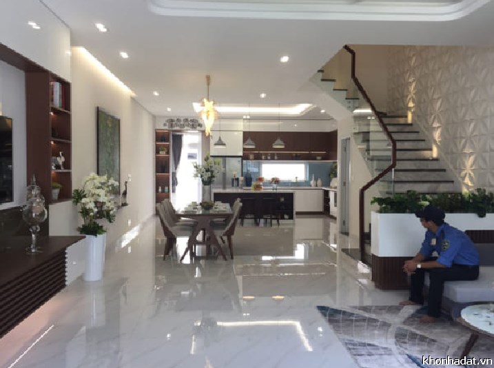 Nhà đẹp, giá rẻ phố Đội Cấn 40m2, 4 pn, mặt tiền 8m. Chỉ 3,5 tỷ
