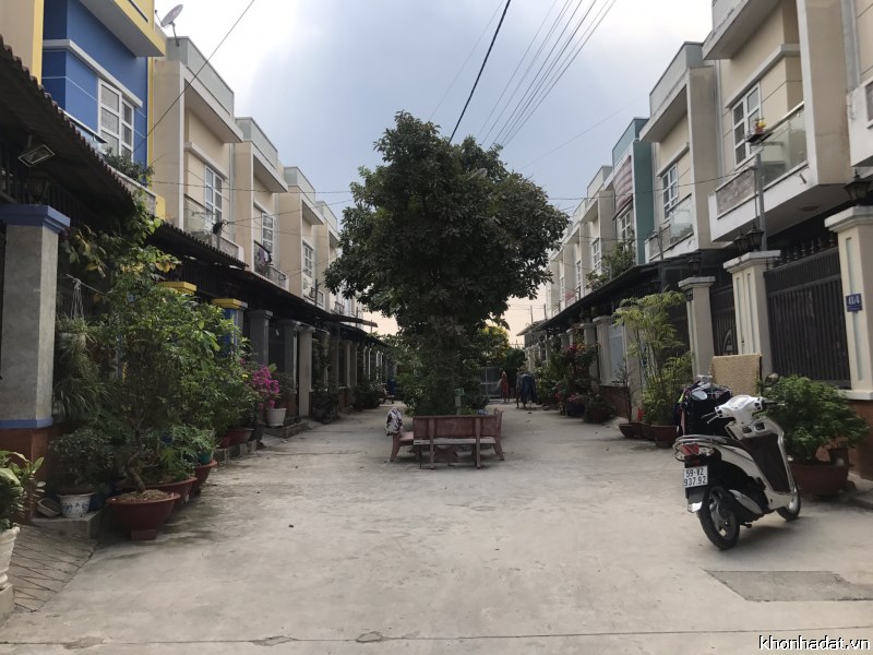 Nhà đẹp 1 trệt 1 lầu đầy đủ nội thất gần ủy ban phường Thạnh Xuân ,  đường  8,2 m nội bộ an ninh