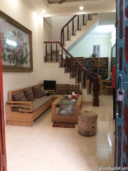BÁN NHÀ CHÍNH CHỦ SỔ ĐỎ VUÔNG ĐẸP NỞ HẬU PHỐ TÔN THẤT TÙNG DT: 35M. GIA.3.5 TỶ.