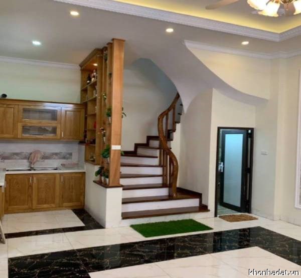 Bán Gấp nhà mới xây 5 tầng phố Đội Cấn, gần đường ô tô. Giá 4,95 tỷ