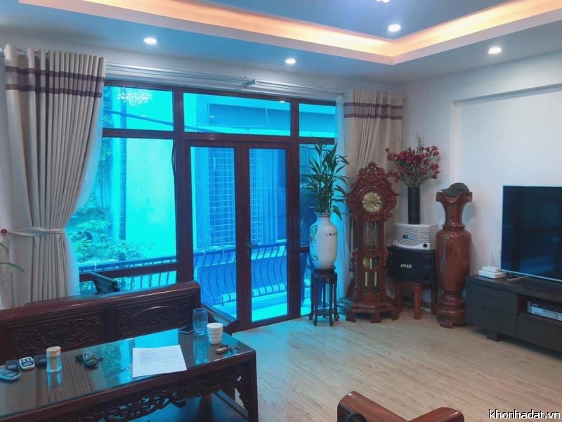 CẦU GIẤY, 8 TỶ, THANG MÁY, LÔ GÓC, GARA  LH: Mr TÙNG 0904538336