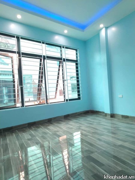 Mặt Phố Lý Thường Kiệt, kinh doanh sầm uất, 32mx5 tầng, mt 4m mà chỉ 3.85 tỷ.