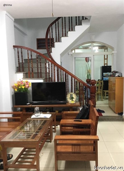 Nhà 5 tầng mới về ở ngay DT: 35m2 Giá : 2.4 tỷ có thương lượng.