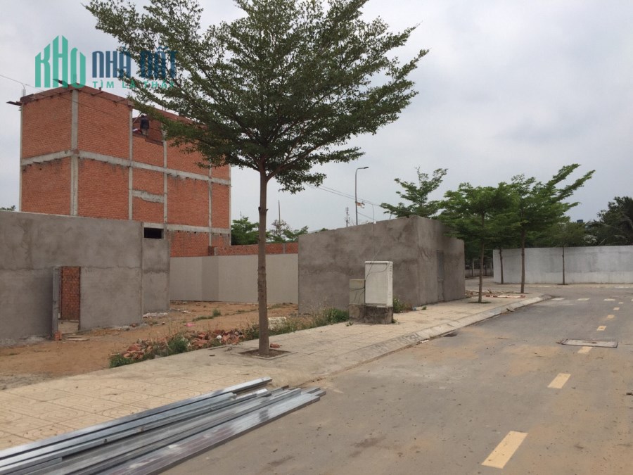 Đất Thạnh Xuân 25 quận 12. DT: 10x11=110m2 giá 4,5tỷ. Đường 11m, Sổ riêng, bao tách thành 2 sổ 55m2
