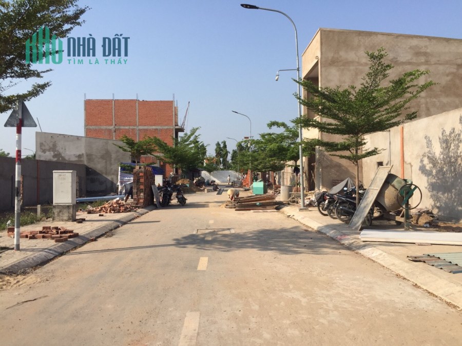 Đất Thạnh Xuân 25 quận 12. DT: 10x11=110m2 giá 4,5tỷ. Đường 11m, Sổ riêng, bao tách thành 2 sổ 55m2
