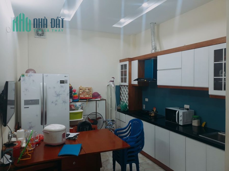 Bán nhà mặt ngõ 559 Kim Ngưu, dt 44mx5t, mt 3.5 m, giá 6.2 tỷ.