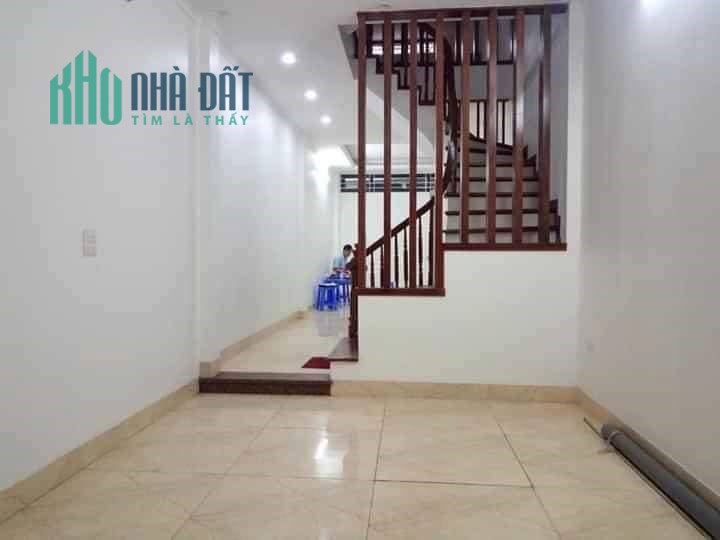 Bán nhà - MỚI - Phố Hoàng Quốc Việt – Võ Chí Công - DT 50m2 - 6T, 7 Ngủ - 5.8Tỷ