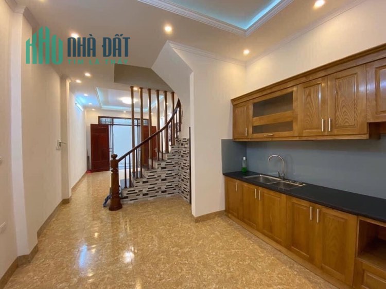 NHÀ RẤT ĐẸP, Nguyễn Chí Thanh, Đống Đa, 45m2x4t, MT4m, ngõ SH quay đầu, 3.85tỷ