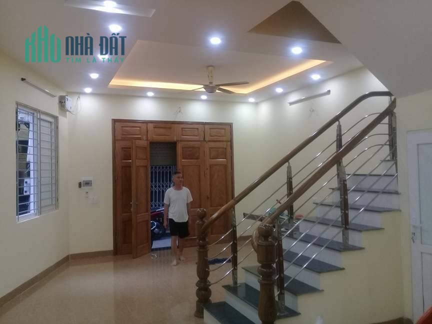 Bán nhà Mặt phố Quận Cầu Giấy, phường Yên Hòa dt 52 m2 x 5 t mt 4 m giá 9,3 tỷ