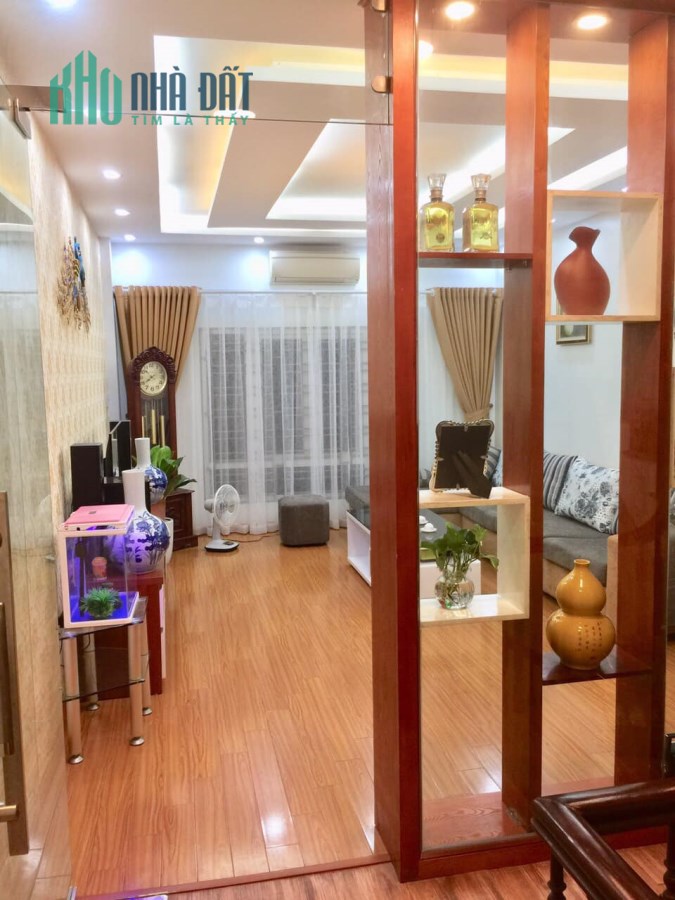 Lê Trọng Tấn, Thanh Xuân, HN. DT 72m2x4T. MT 4m. 8 tỷ.