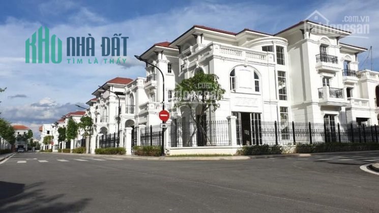 Cần bán biệt thự Embassy Tây Hồ Tây, 226m2, 4 tầng mặt đường Nguyễn Văn Huyên