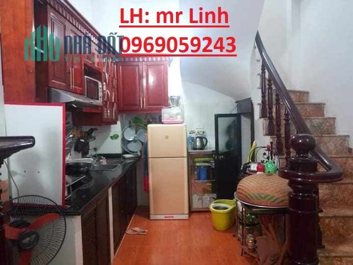 SIÊU PHẨM LUNG LINH ĐỘI CẤN NHÀ ĐẸP Ở NGAY-GẦN PHỐ 30MX4T, 3PN chưa đến 3 tỷ LH 0969059243