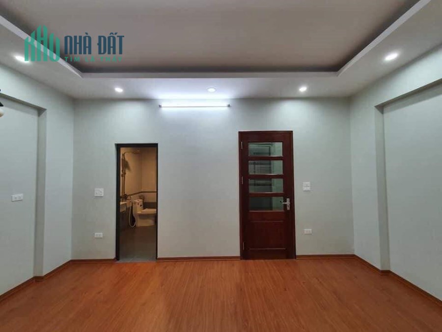 Nhà thang máy, phố Nguyễn Lân, Thanh Xuân, HN. DT 50m2; giá 5,6 tỷ.