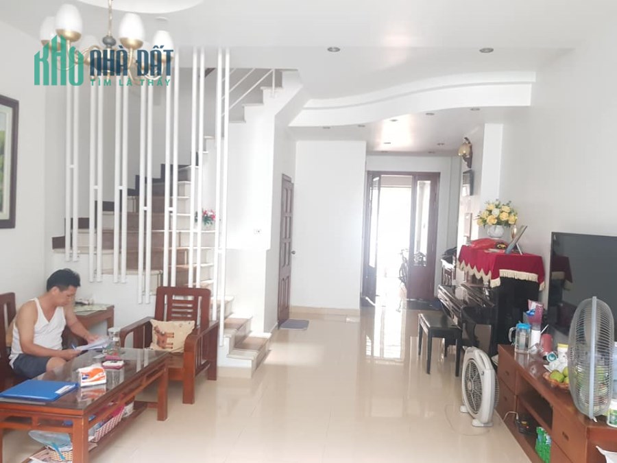 Đẹp và rẻ - Ngõ 211 Khương Trung, Thanh Xuân, HN. DT 62m2; Giá 5,1 tỷ.