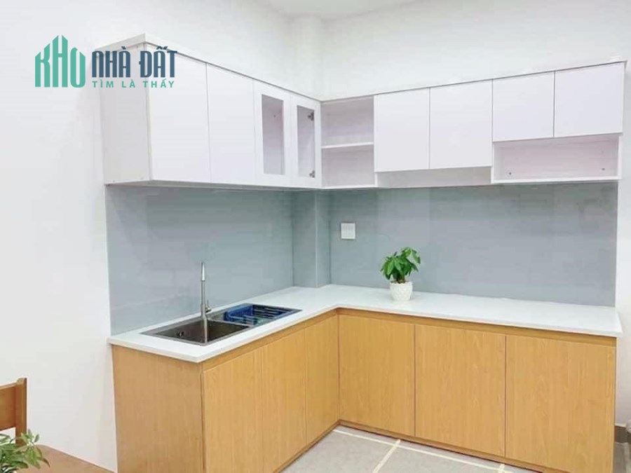 Bán nhà lạc long quân phường 10 tân bình, 30m2, chỉ 1.8 tỷ TL.