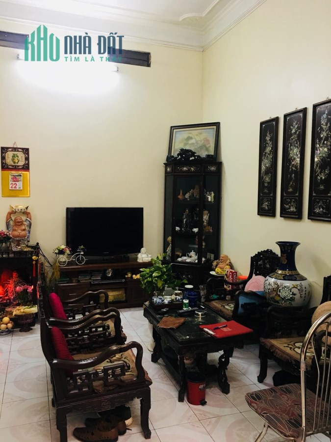 Hoa của đất – Ngõ 211 Khương Trung, Thanh Xuân, HN. DT 60m2; giá 3,3 tỷ.