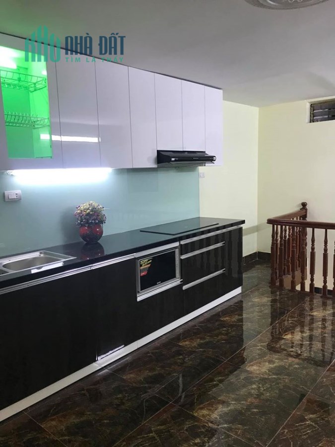 Cần Bán Nhà Khương Trung 45m2 , 5 tầng mặt tiền 4.2m, giá 6.9 tỷ.