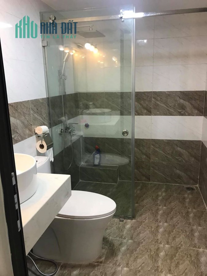 Cần Bán Nhà Khương Trung 45m2 , 5 tầng mặt tiền 4.2m, giá 6.9 tỷ.