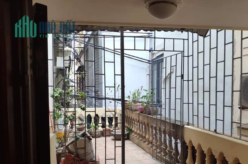 Ngõ phố vui - 12 Nguyễn Ngọc Nại, Thanh Xuân, HN. DT 67m2; giá 6 tỷ.