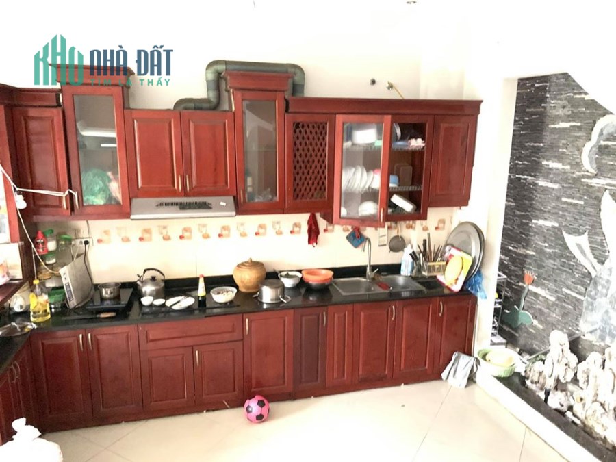 Bán Nhà Ở Luôn Phố Chùa Láng 45m2, 5T, MT 5m, View hồ thoáng mát, ở Cực Có Lộc