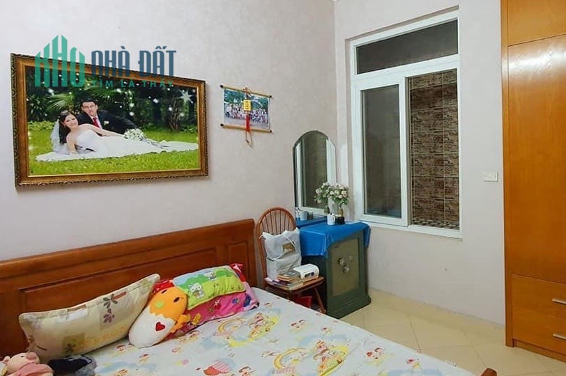 Bán nhà ngõ 12 Nguyễn Ngọc Nại, Thanh Xuân, HN. DT 65m2; giá 5,95 tỷ.