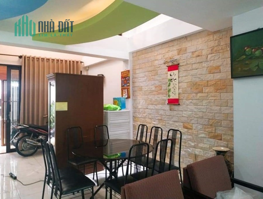 Nhà Mặt tiền Quận 11 giá rẻ 4.2 tỷ có ngay nhà 63m2 ở Lạc Long Quân tặng Huynhdai i10