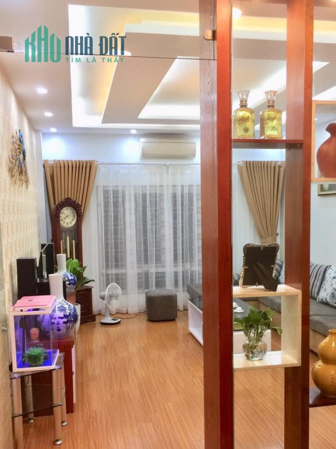 Em chỉ là em! – Ngõ 156 Lê Trọng Tấn, Thanh Xuân, HN. DT 50m2; giá 4,3 tỷ.