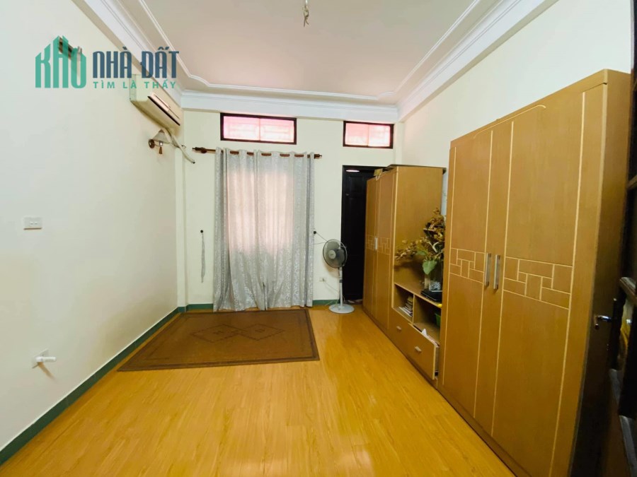 Bán Nhà phố Thái Thịnh, ô tô cách 20m, diện tích 45m, giá 4,2 tỷ
