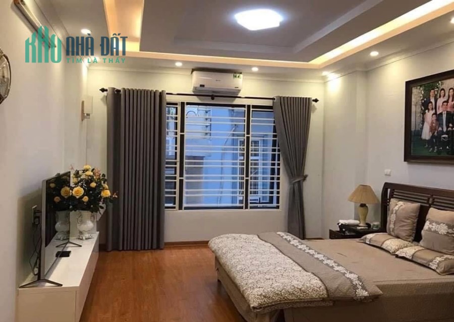 Bán nhà đẹp trung tâm Ba Đình 45m2x 5T giá 4.75 tỷ, 6 ngủ