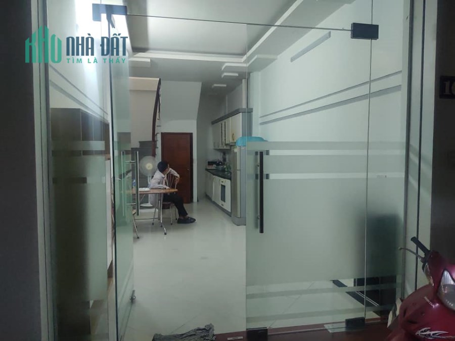 Trúc khê –  Nguyễn chí thanh. Trung tâm quận. 30m2 x 5 tầng, 2 mặt thoáng.
