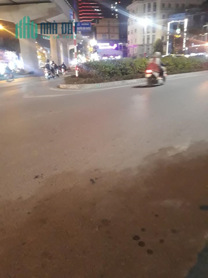 Bán nhà mặt phố Cầu Giấy, Quan Hoa, kinh doanh vô địch, 350m2x 2t,mt 12m, giá 130 tỷ