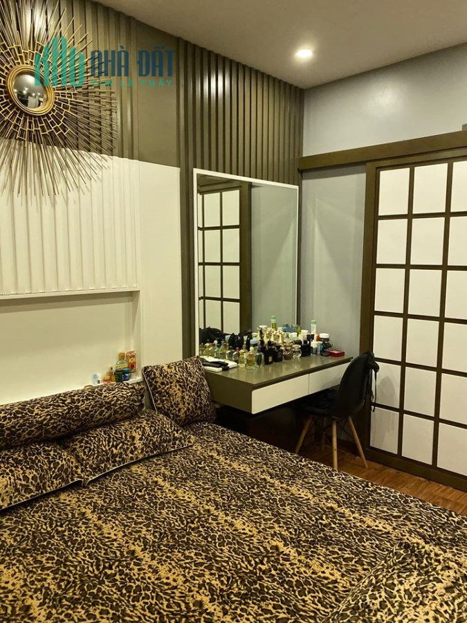 Hạ 250 triệu bán nhanh nhà 5 tầng cực đẹp Khâm Thiên, 30m2, 5T 2 tỷ 450 triệu