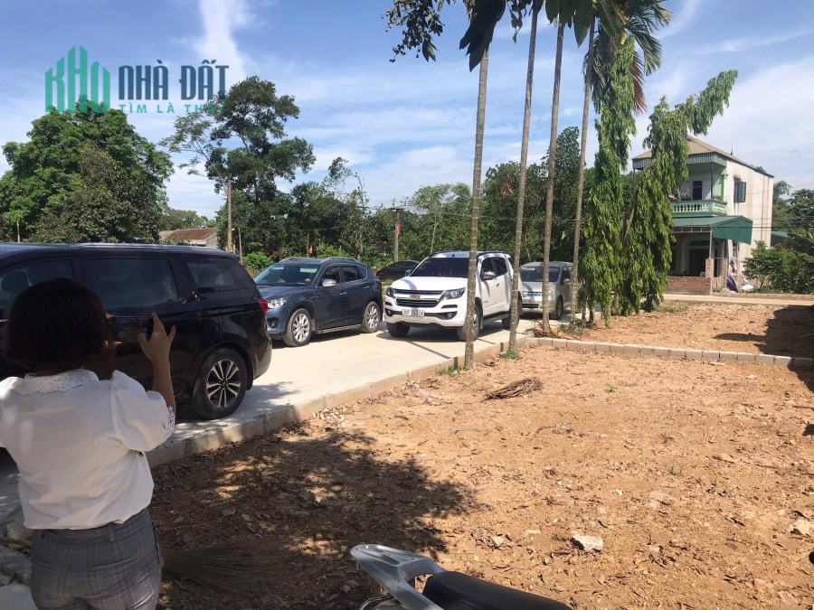 Cần bán lô đất thổ cư phân lô đồi sen, DT từ 60m2 đến 300 m2 xã bình yên, khu CN cao Hòa Lạc