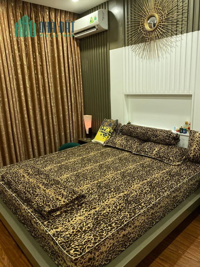 Bán nhà Khâm Thiên Đống Đa 5 tầng 30m2 mặt tiền 4.2m cực đẹp hiếm giá 2.45 tỷ
