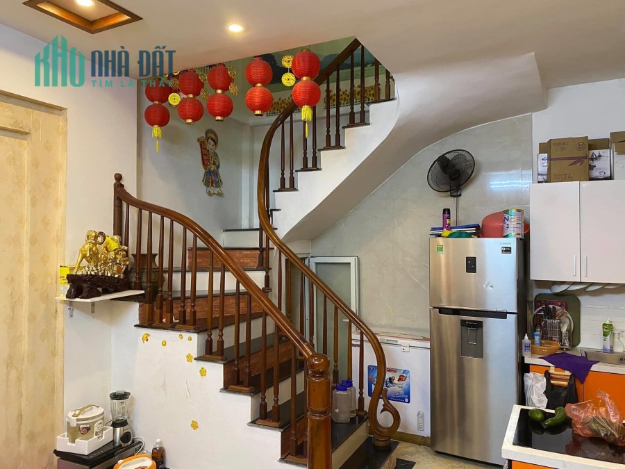 Cần bán nhà Trương định . Nhà đẹp, ở luôn, thiết kế hiện đại, sổ đỏ đẹp.tiện ích phong phú.
