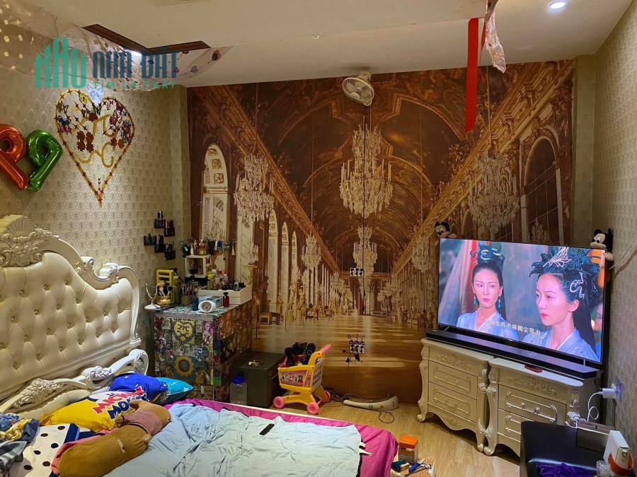 Cần bán nhà Trương định . Nhà đẹp, ở luôn, thiết kế hiện đại, sổ đỏ đẹp.tiện ích phong phú.