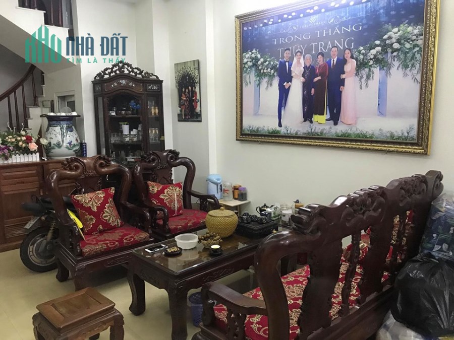 Bán gấp nhà phố Âu Cơ, phường Tứ Liên, Tây Hồ 90m2xMT:4,6m giá chỉ có 10,5 tỷ, kinh doanh đỉnh