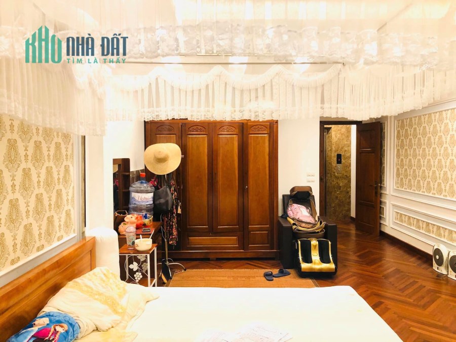 Mặt Ngõ Thái Hà, Ô Tô, Nhà Đẹp Như Biệt Thự, 52m2, MT 4.5m. Giá 10.5 tỷ.