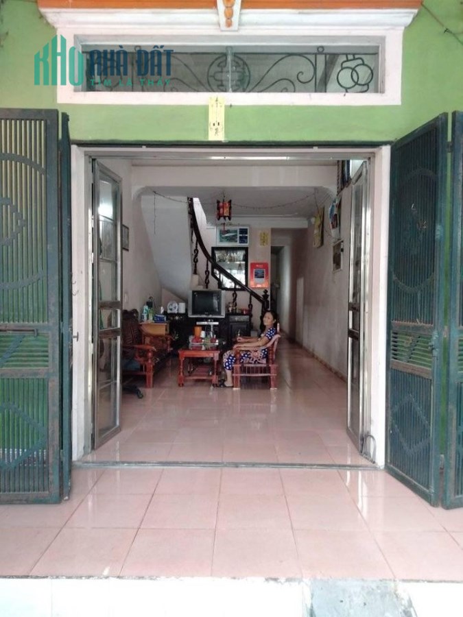 Chính chủ cần bán gấp nhà đường ga Thái Nguyên đối diện cổng trường tiểu học Nguyễn Viết Xuân
