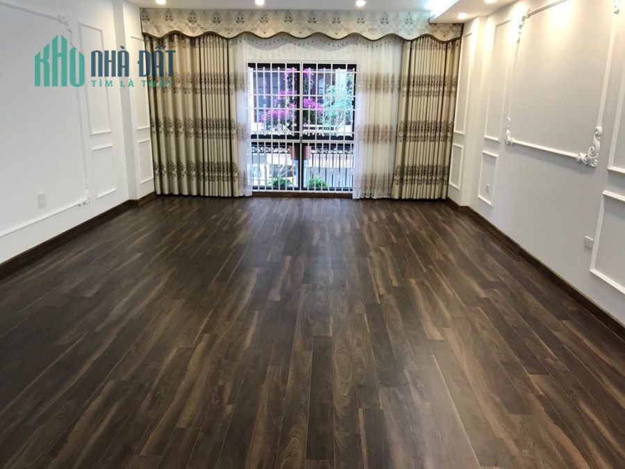 Bán phân lô Phạm Tuấn Tài,Hoàng Quốc Việt,dt 65 m2 x 6 t thang máy 11,5 tỷ