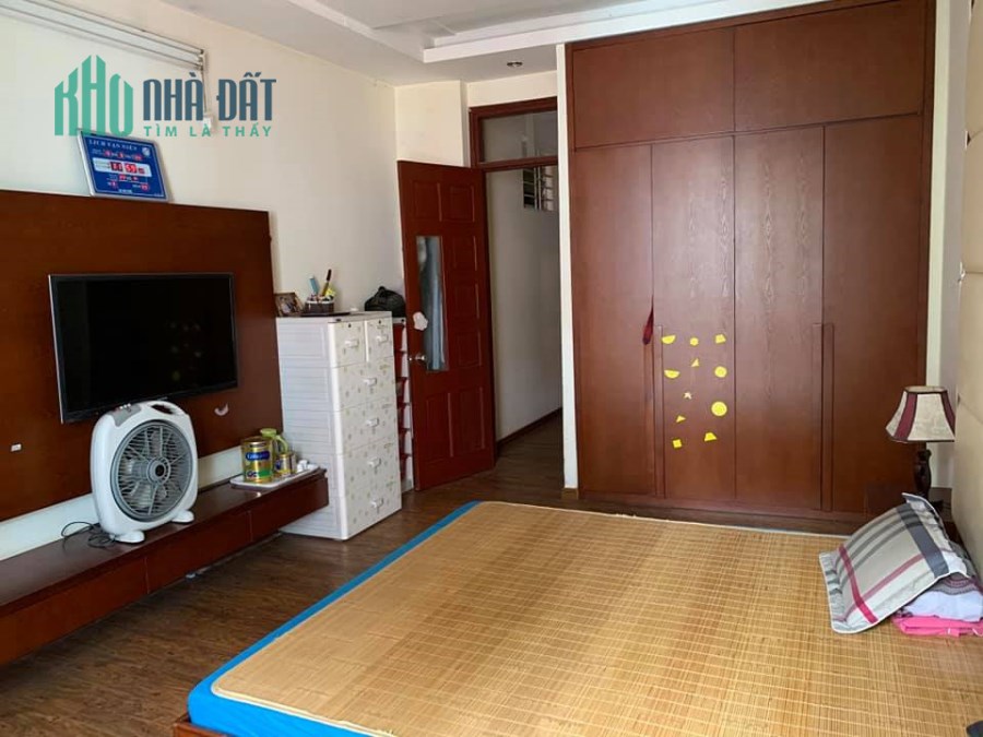 Bán nhà Lê Trọng Tấn Thanh Xuân, 42m2, 5t, 3.6 tỷ, ô tô đỗ cửa.