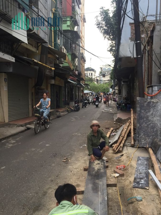 Bán nhà mặt đường Văn Chương,Đống Đa, kinh doanh, 420m2 x4t, mt 11,7m, giá 39,5 tỷ.