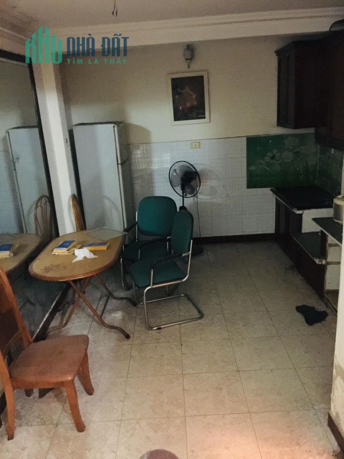 Cực hiếm! Bán nhà 5T đường Láng DT 36m2 ô tô đỗ cửa, ngõ thông giá 4.2 tỷ