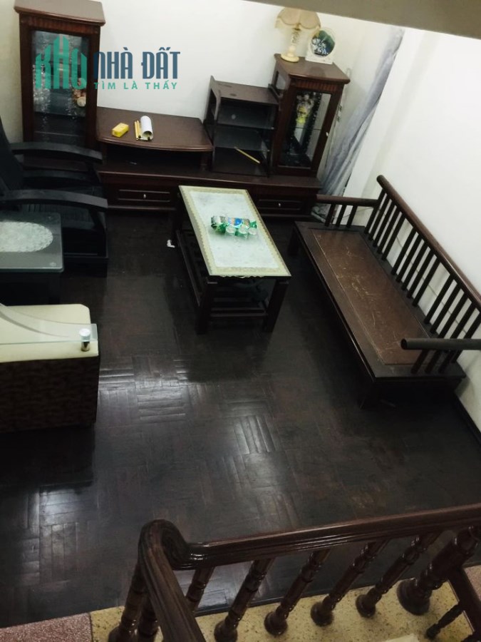 Cực hiếm! Bán nhà 5T đường Láng DT 36m2 ô tô đỗ cửa, ngõ thông giá 4.2 tỷ