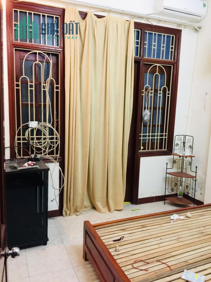 Cực hiếm! Bán nhà 5T đường Láng DT 36m2 ô tô đỗ cửa, ngõ thông giá 4.2 tỷ