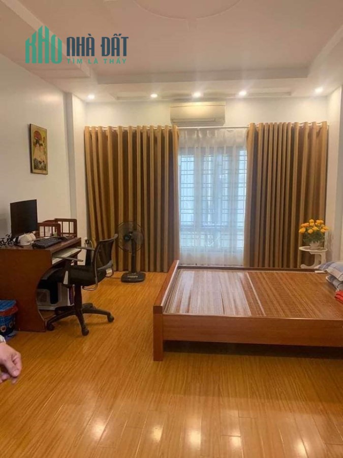 Nhà Sang Nguyễn Chí Thanh – Chùa Láng, Đống Đa, 46m2x5t, mt4m, 4.28 tỷ TL